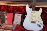 Fender Custom Shop 1963 Stratocaster Journeyman Relic Sonic Blue-3.jpg
